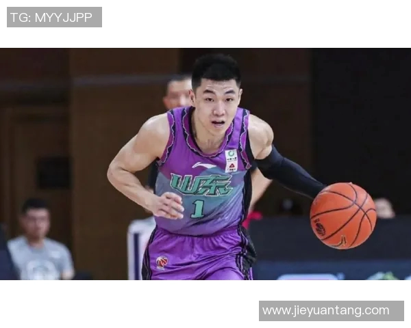 高诗岩:从篮球新星到国家队核心的成长之路与奋斗历程